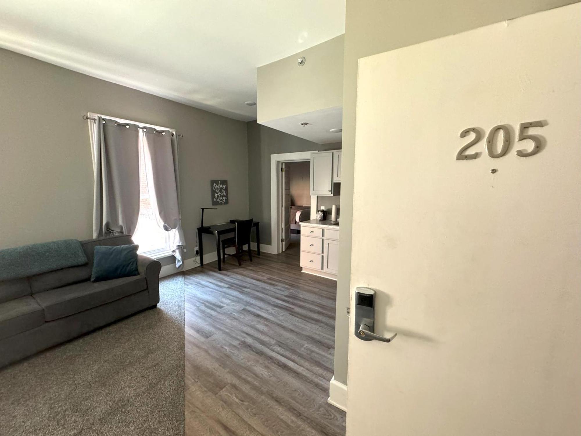 The Continental Hotel Centerville エクステリア 写真
