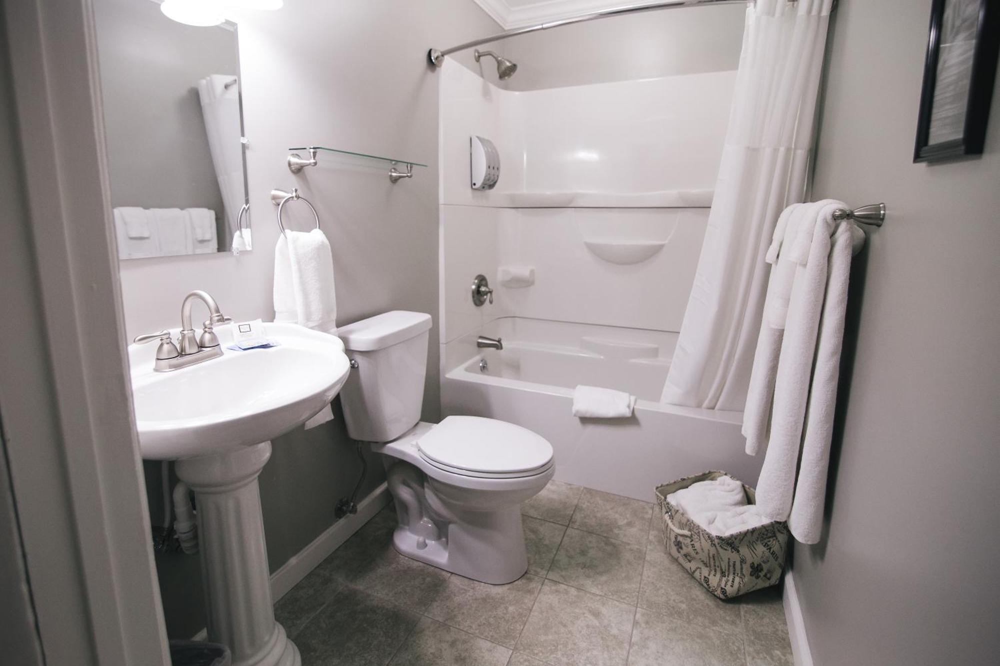 The Continental Hotel Centerville エクステリア 写真